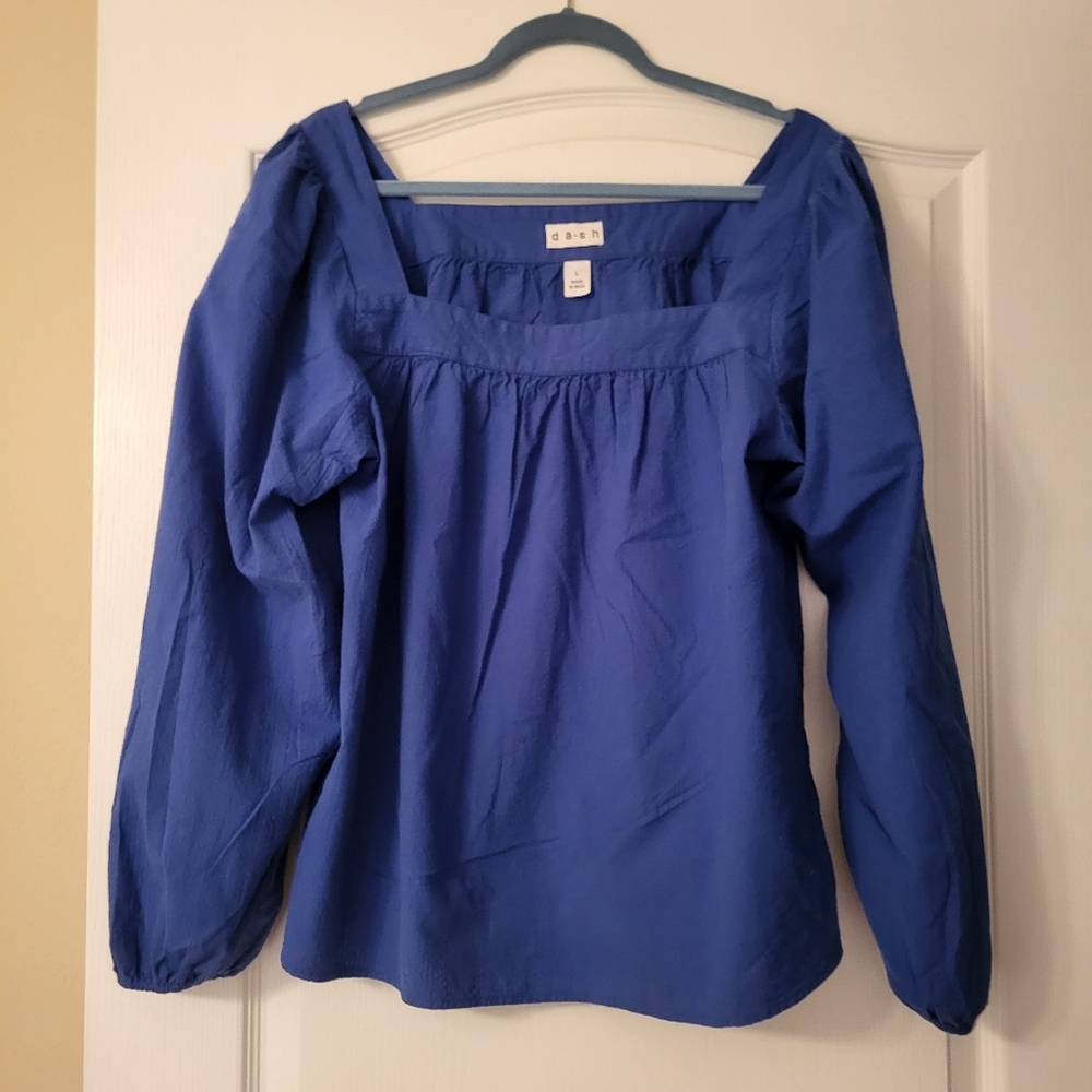 Royal blue Large puffy long sleeve top.